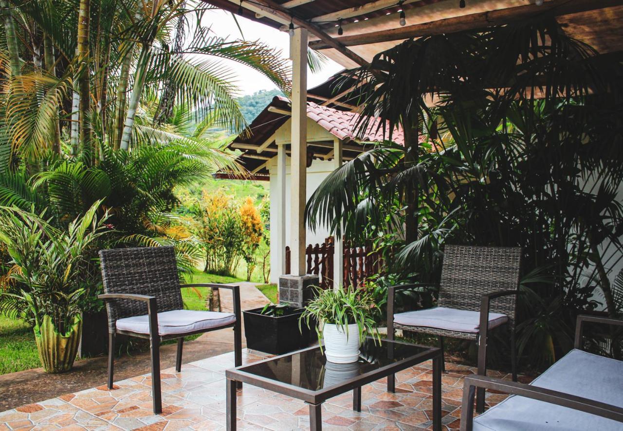 Albergue Turistico Gstir Pozuzo Exterior photo