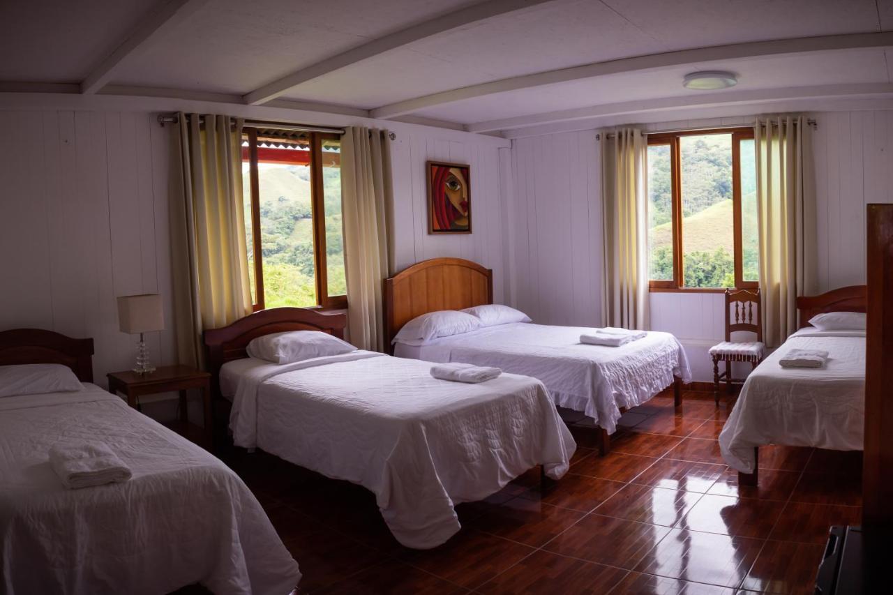 Albergue Turistico Gstir Pozuzo Exterior photo
